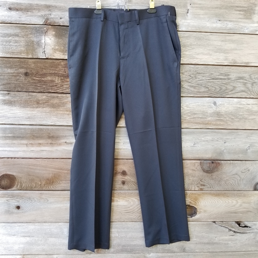 Haggar Men's Black, No Iron (Permanent Crease) Dress Pant